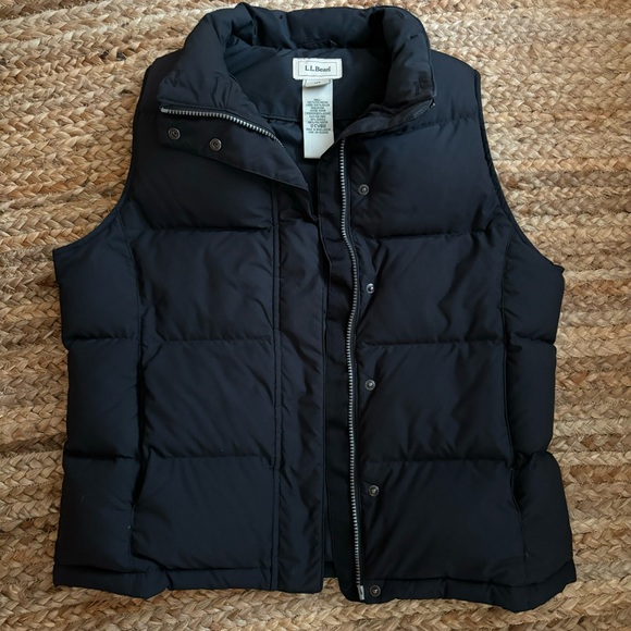 L.L. Bean Jackets & Blazers - L.L. Bean Medium Black Down filled Puffer Vest